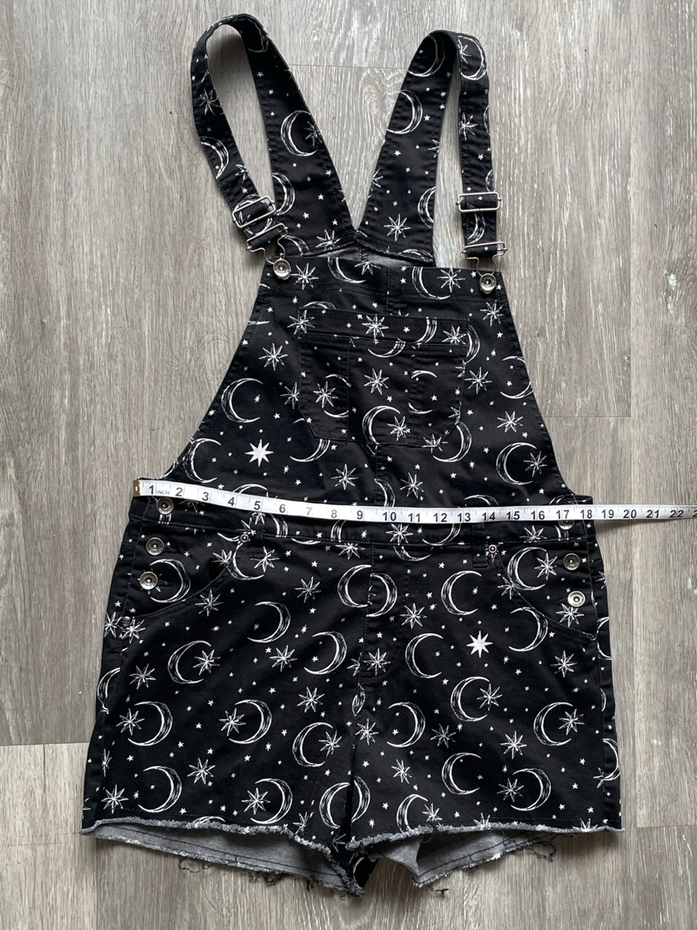 HT Denim Celestial Moon & Stars Short Overalls Black Goth Grunge Alternative - Picture 9 of 11